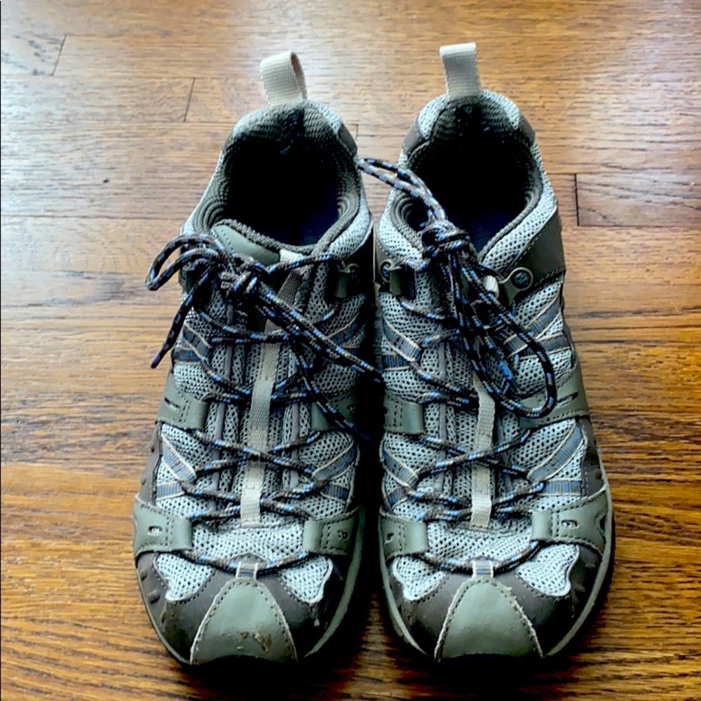 Merrell air cushion hiking shoes vibram soles